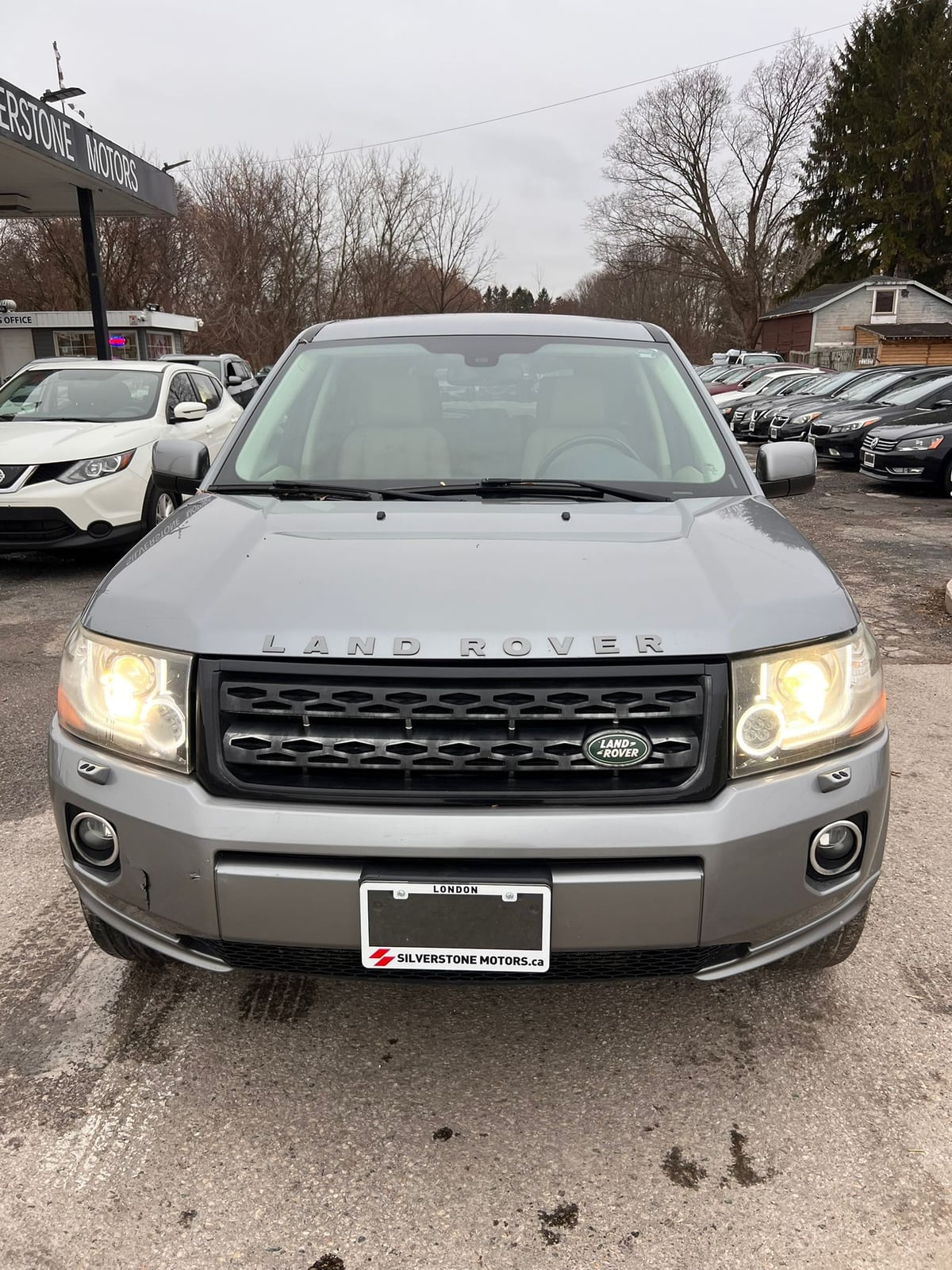 2014 Land Rover LR2 HSE AWD 4DR - Photo 2