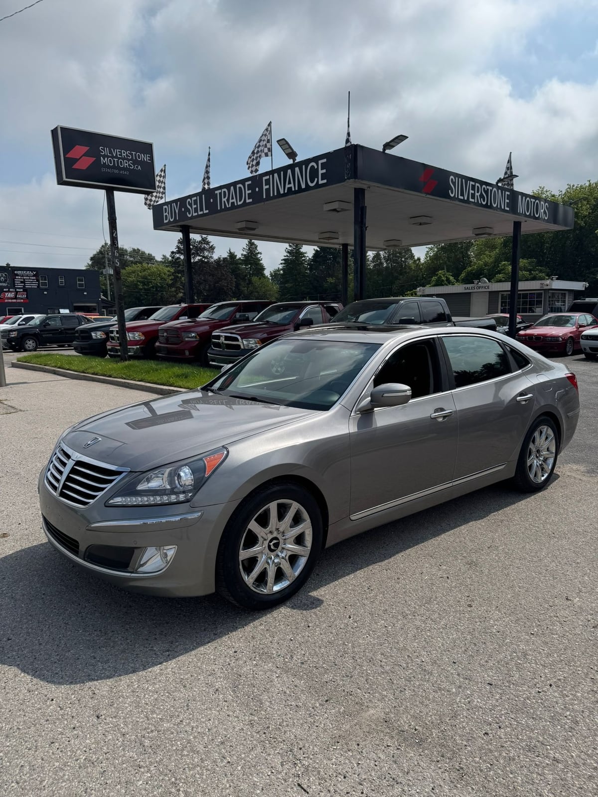 2012 Hyundai EQUUS SIGNATURE 4DR SDN - Photo 1