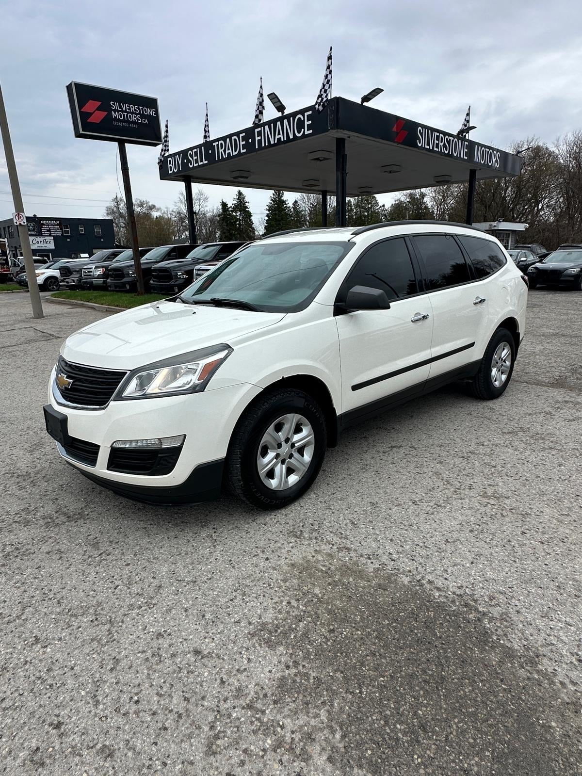 2015 Chevrolet TRAVERSE LS AWD - Photo 1