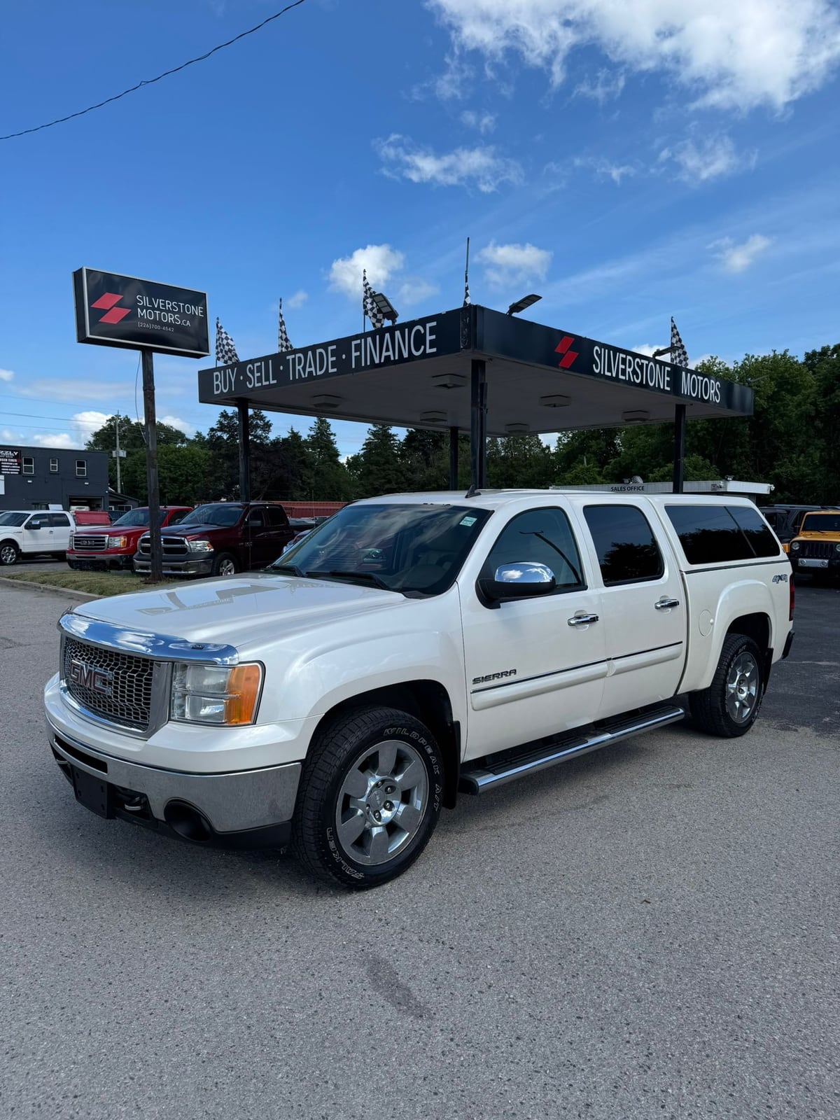 2011 GMC SIERRA 1500 SLT 4X4 CREW CAB SHORT BOX - Photo 1