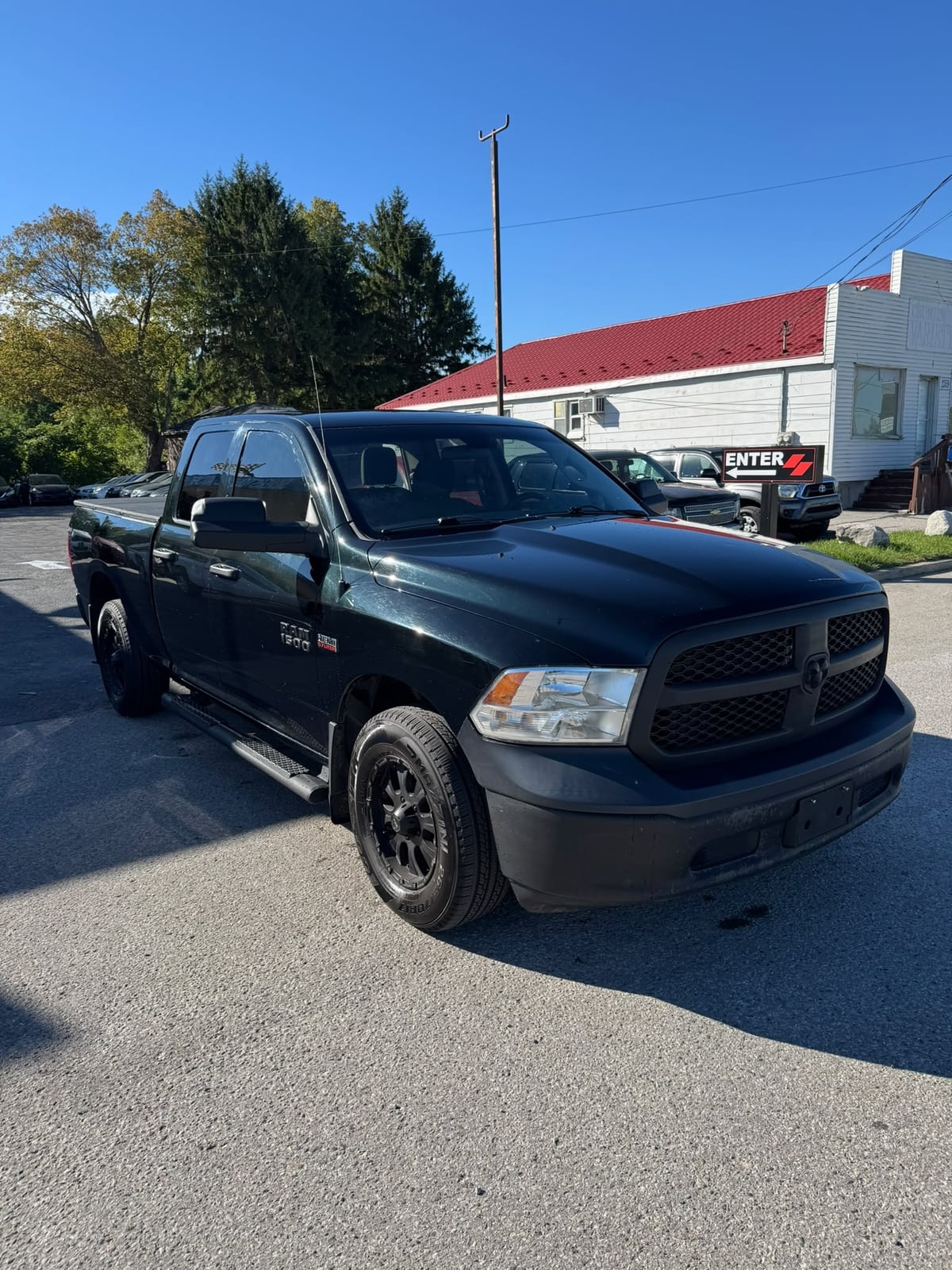 2017 RAM 1500 ST 4X4 HEMI QUAD CAB REG BED - Photo 3