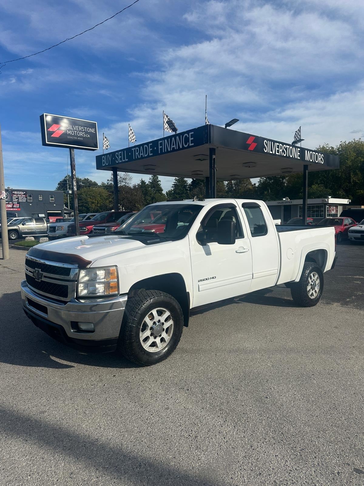 2011 Chevrolet SILVERADO 2500HD LTZ 4WD EXTENDED CAB REG BOX