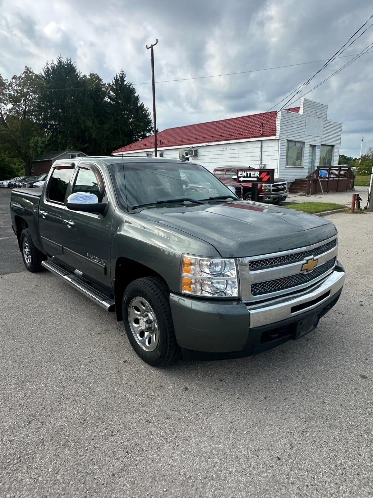 2011 Chevrolet SILVERADO LS CHEYENNE EDITION 4WD CREW CAB SHORT BOX - Photo 2