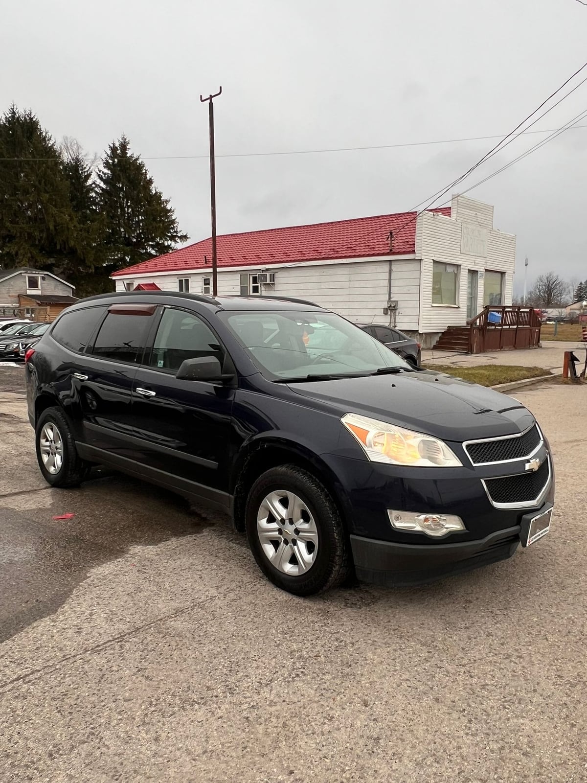 2011 Chevrolet TRAVERSE LS FWD 4DR - Photo 3