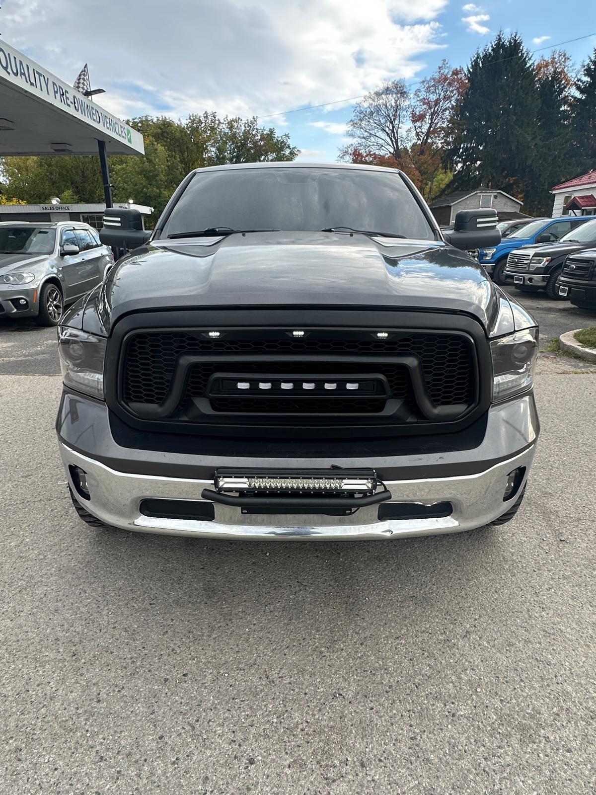 2015 RAM 1500 LARAMIE 4X4 CREW CAB HEMI - Photo 2