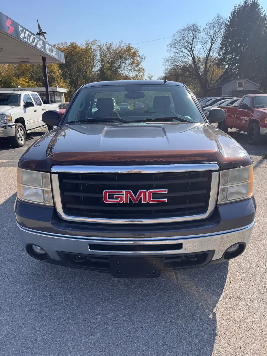 2010 GMC Sierra LS Regular Cab Short Box 4WD ā photo 2 of 14