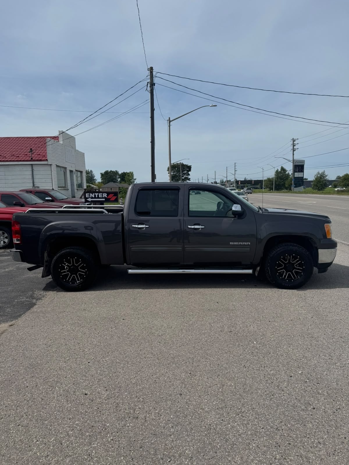 2010 GMC Sierra 1500 SLE 4WD CREW CAB SHORT BED - Photo 3