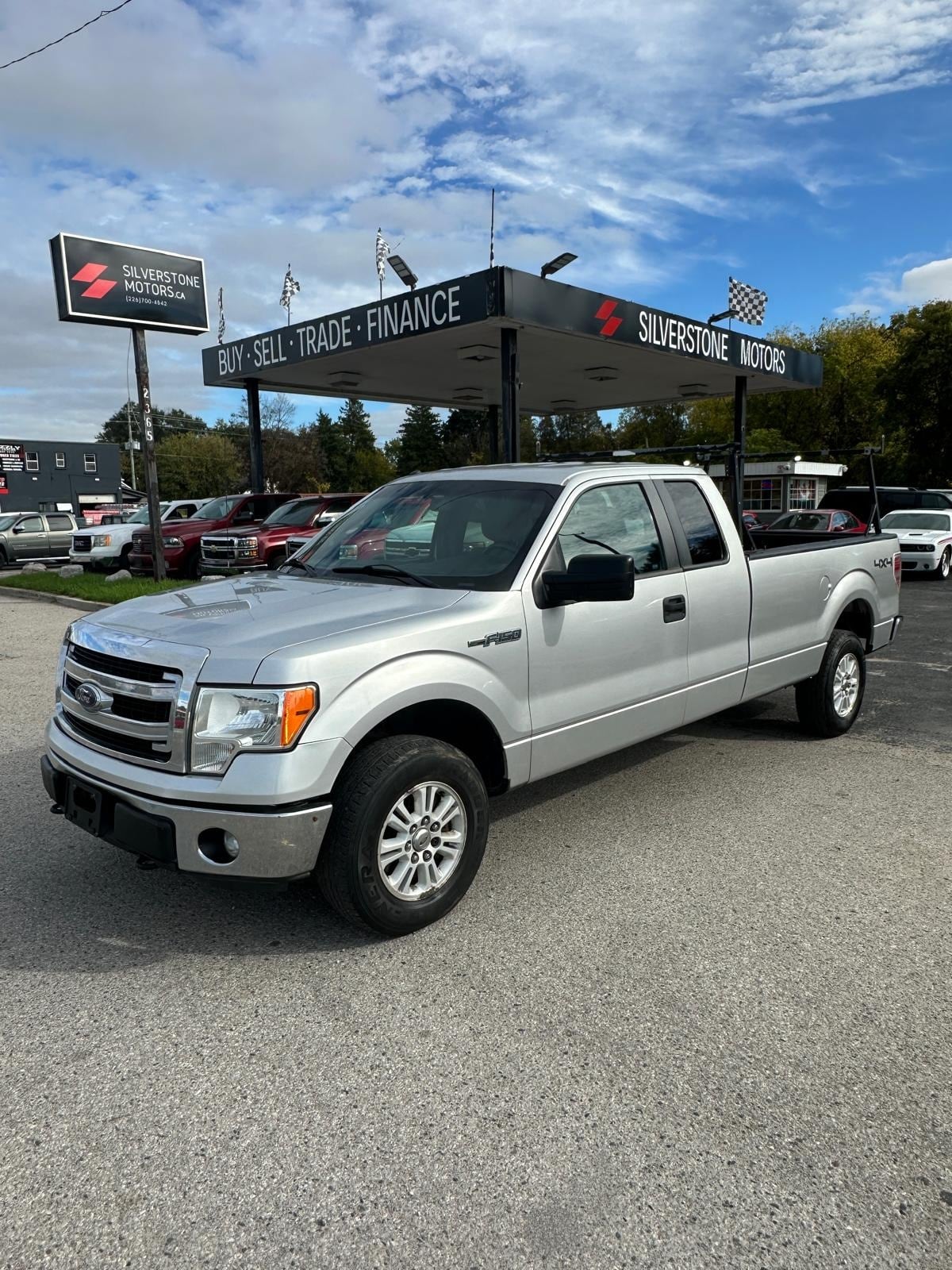 2014 Ford F150 XLT 4WD 5.0L V8 SUPER CAB LONG BOX W/HEAVY DUTY PACKAGE