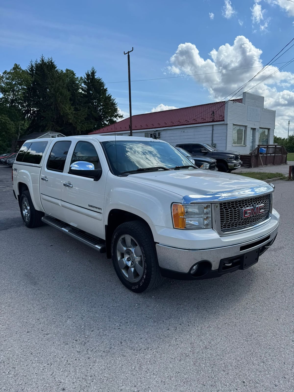 2011 GMC SIERRA 1500 SLT 4X4 CREW CAB SHORT BOX - Photo 3