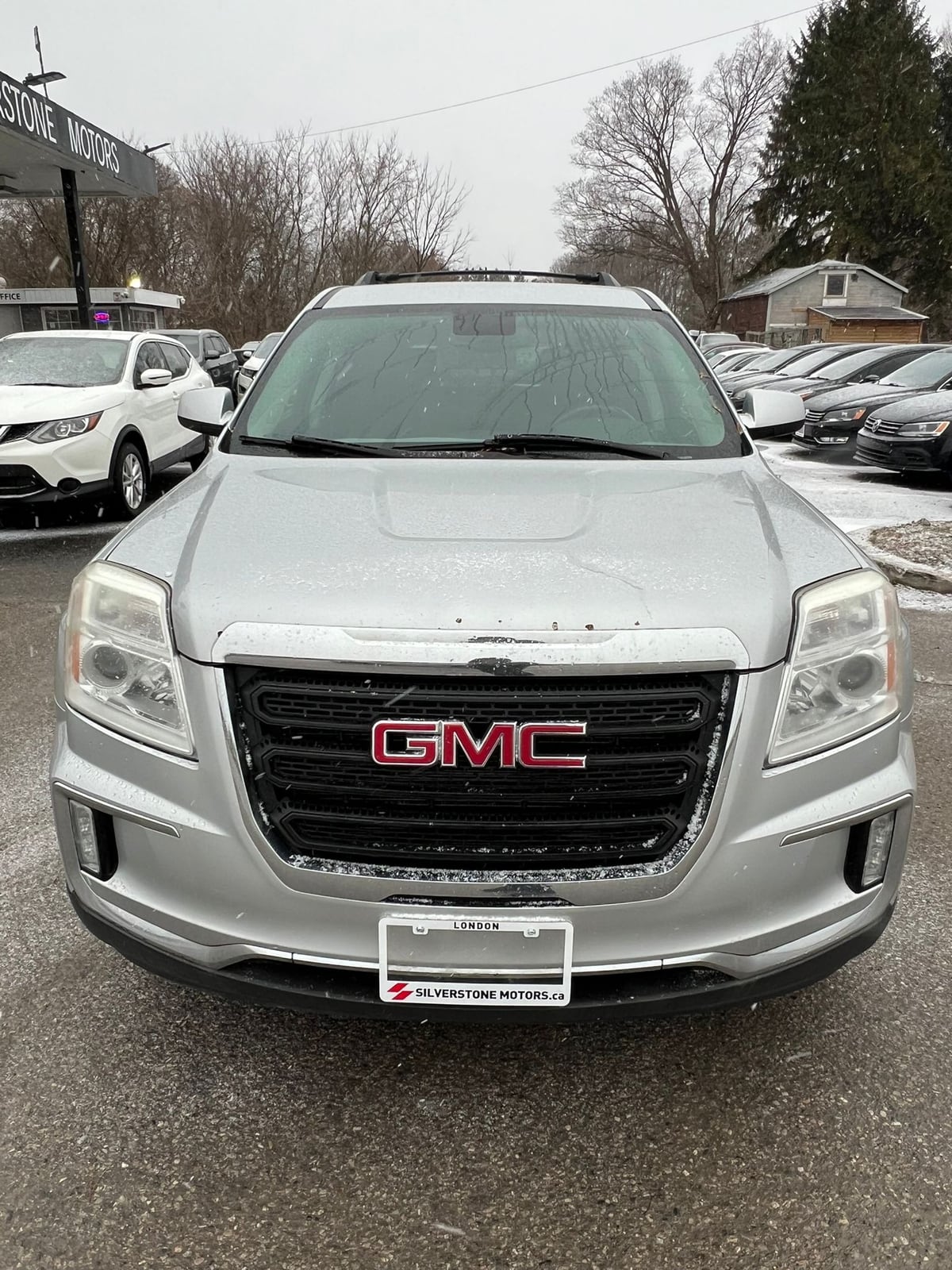 2017 GMC TERRAIN SLE-2 FWD - Photo 2