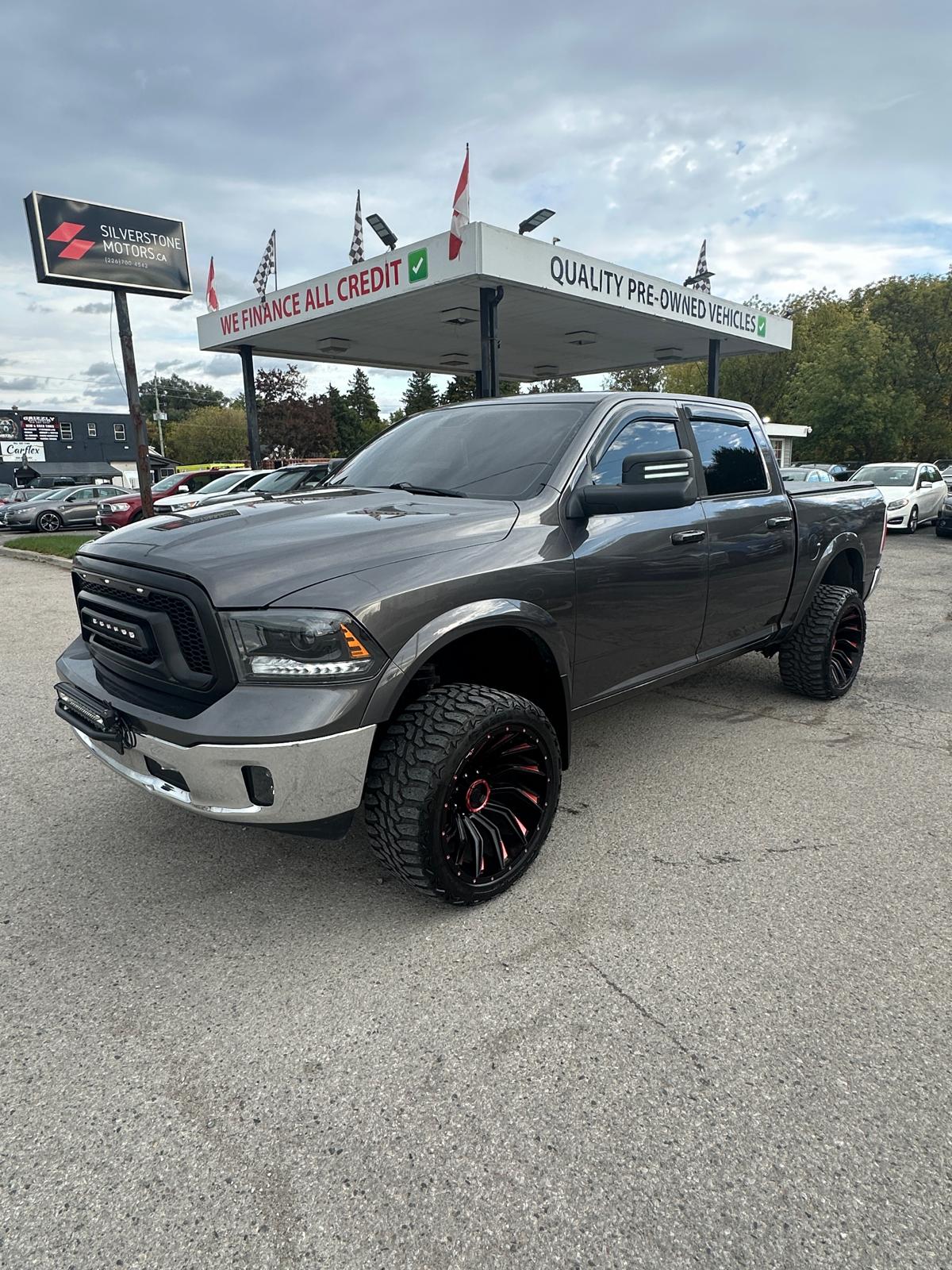 2015 RAM 1500 LARAMIE 4X4 CREW CAB HEMI - Photo 1